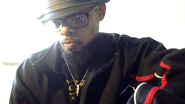 Snapshot of WhiskeyWood_DuhGOD chatting on November 12, 2025, 5:17 pm WhiskeyWood DuhGOD online show from November 12, 2025, 5:17 pm