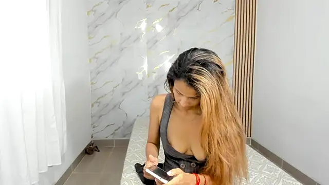 coralcarter1 online show from January 13, 2026, 10:57 pm