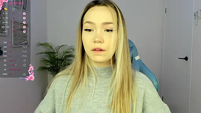 Snapshot of Evia_r0se chatting on December 7, 2024, 2:14 am Evia r0se online show from December 7, 2024, 2:14 am