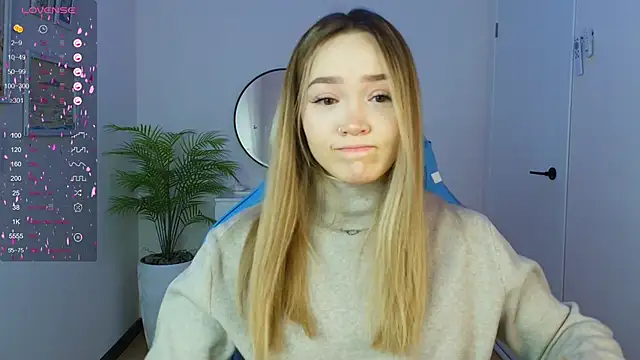 Snapshot of Evia_r0se chatting on January 30, 2025, 2:06 am Evia r0se online show from January 30, 2025, 2:06 am