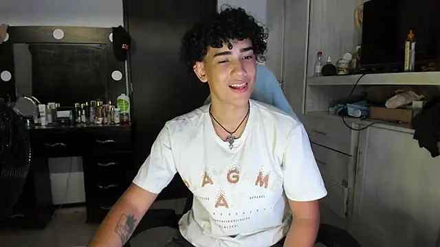 Snapshot of jake_willianss chatting on June 21, 2026, 10:48 pm jake willianss online show from June 21, 2026, 10:48 pm