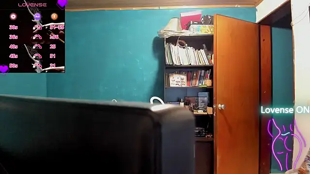 peanut tangerine online show from November 15, 2025, 1:09 am