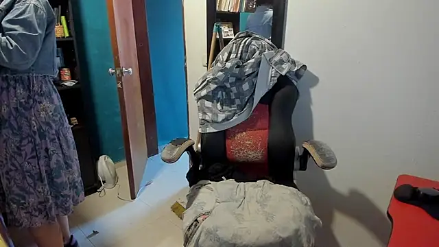 peanut tangerine online show from December 15, 2025, 9:09 pm