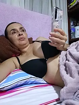 Samantha Sullivan  online show from March 25, 2026, 2:44 am