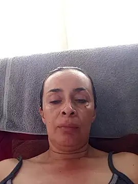 Samantha Sullivan  online show from April 9, 2026, 12:22 pm