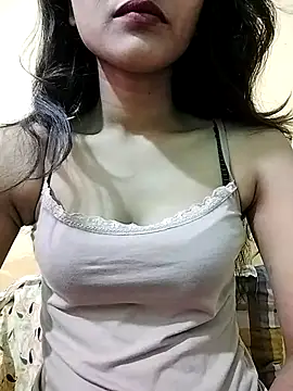 Snapshot of MISSQUEEN48 chatting on February 5, 2026, 5:47 am MISSQUEEN48 online show from February 5, 2026, 5:47 am