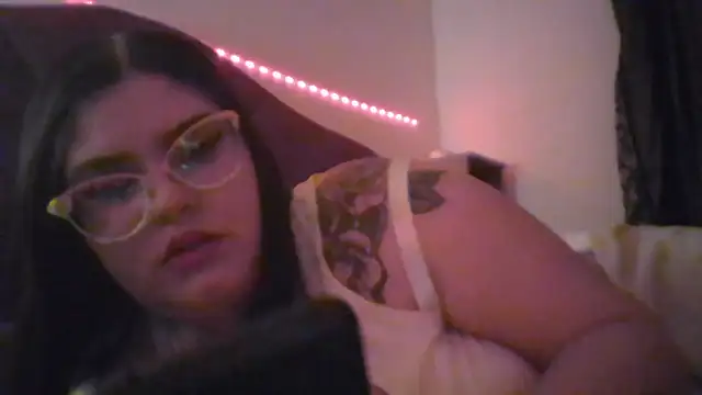 Snapshot of alexaandreea99 chatting on February 4, 2026, 7:53 pm alexaandreea99 online show from February 4, 2026, 7:53 pm