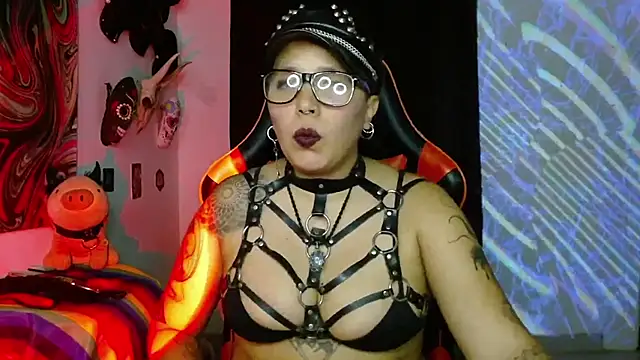 LilithSharon online show from April 6, 2026, 7:15 pm