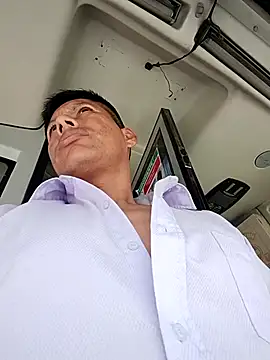 Snapshot of alexchir4 chatting on October 29, 2025, 5:12 pm alexchir4 online show from October 29, 2025, 5:12 pm