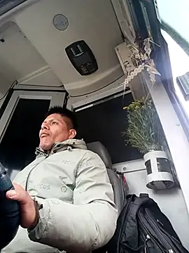 Snapshot of alexchir4 chatting on November 10, 2025, 11:48 am alexchir4 online show from November 10, 2025, 11:48 am