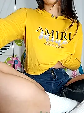 Kenia Moreno1 online show from December 21, 2025, 6:20 pm