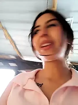 Kenia Moreno1 online show from December 17, 2025, 2:22 pm