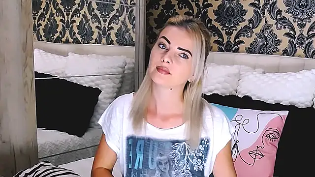 Aly girl1 online show from September 26, 2025, 8:21 am