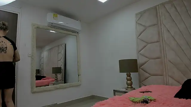 Jade squirtt online show from September 20, 2025, 11:48 am