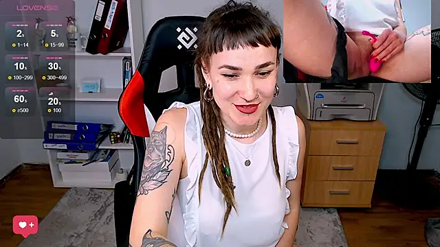 Snapshot of FoxRineHelen chatting on February 22, 2025, 6:30 pm FoxRineHelen online show from February 22, 2025, 6:30 pm