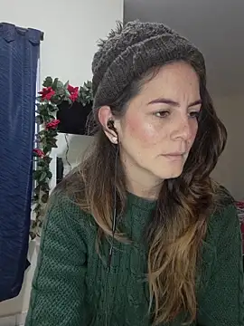 Snapshot of Hanny_24 chatting on December 2, 2025, 11:23 am Hanny 24 online show from December 2, 2025, 11:23 am