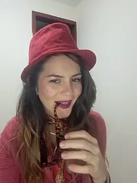 Snapshot of Hanny_24 chatting on October 10, 2025, 3:18 am Hanny 24 online show from October 10, 2025, 3:18 am