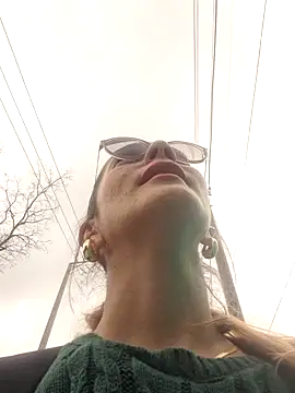 Snapshot of Hanny_24 chatting on March 4, 2025, 2:21 pm Hanny 24 online show from March 4, 2025, 2:21 pm