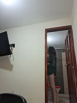 Snapshot of Hanny_24 chatting on October 29, 2025, 3:05 am Hanny 24 online show from October 29, 2025, 3:05 am