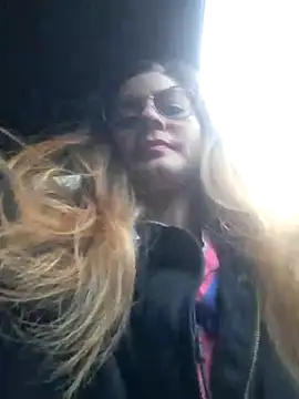 Snapshot of Hanny_24 chatting on March 15, 2025, 11:40 am Hanny 24 online show from March 15, 2025, 11:40 am