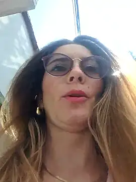 Snapshot of Hanny_24 chatting on March 6, 2025, 2:18 pm Hanny 24 online show from March 6, 2025, 2:18 pm