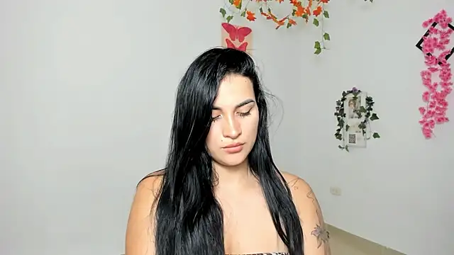 Snapshot of Emic_ chatting on January 13, 2026, 6:56 pm Emic online show from January 13, 2026, 6:56 pm