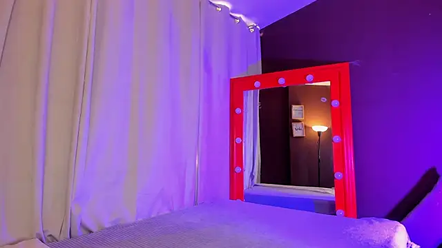 Snapshot of Little_Ivy chatting on February 26, 2026, 7:25 pm Little Ivy online show from February 26, 2026, 7:25 pm