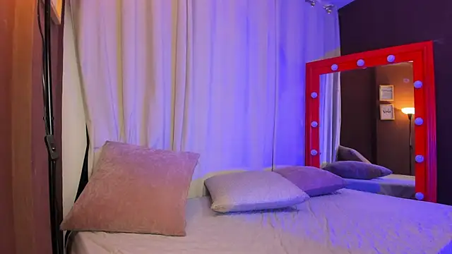 Snapshot of Little_Ivy chatting on February 23, 2026, 7:25 pm Little Ivy online show from February 23, 2026, 7:25 pm