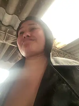 Little Ivy online show from November 24, 2025, 7:36 pm