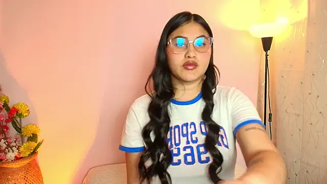 Snapshot of Little_Ivy chatting on February 7, 2026, 12:57 pm Little Ivy online show from February 7, 2026, 12:57 pm