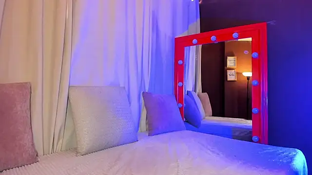 Snapshot of Little_Ivy chatting on February 21, 2026, 1:46 pm Little Ivy online show from February 21, 2026, 1:46 pm