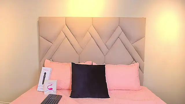 Isis Osman online show from April 8, 2026, 7:59 pm