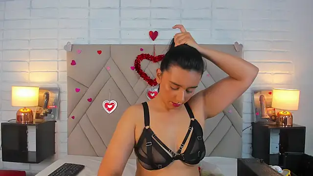 Isis Osman online show from February 21, 2025, 1:33 pm