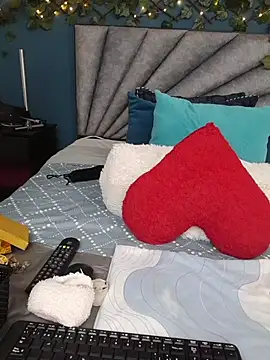 Grey Lorenz11 online show from March 12, 2026, 9:46 am