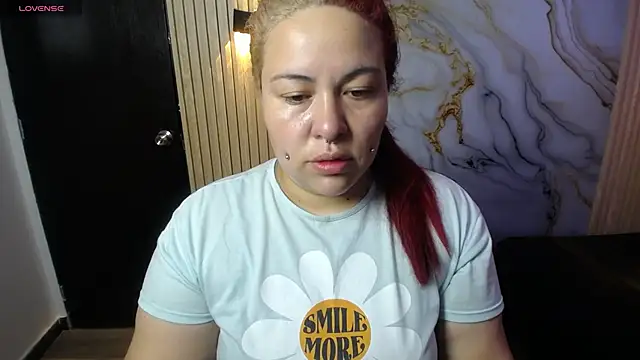 Bruja  Scarlata online show from October 2, 2025, 10:18 am