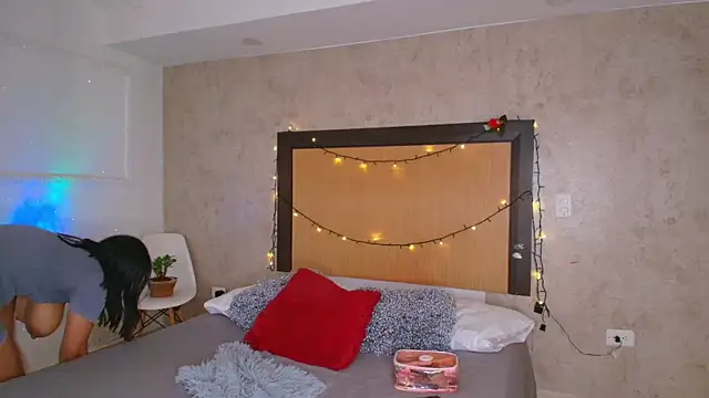 Snapshot of mialopez52 chatting on November 4, 2025, 6:11 pm mialopez52 online show from November 4, 2025, 6:11 pm