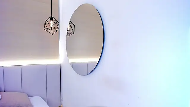 valerysantos  online show from March 31, 2026, 12:18 pm