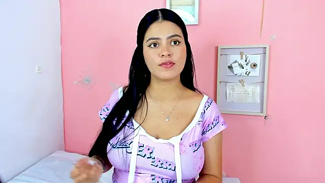 Snapshot of Amandalorense_ chatting on October 12, 2025, 4:36 am Amandalorense  online show from October 12, 2025, 4:36 am