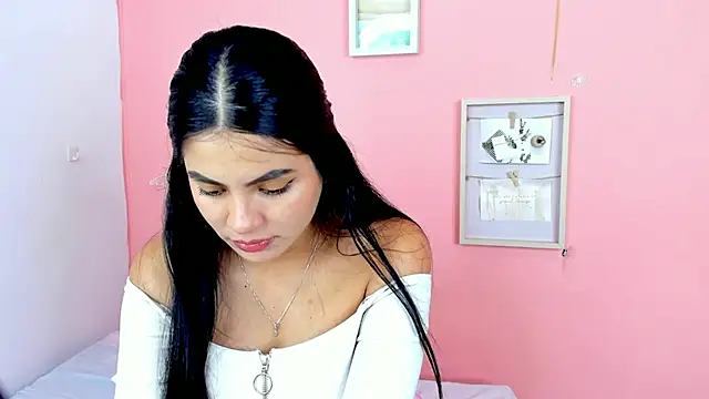 Snapshot of Amandalorense_ chatting on October 3, 2025, 4:47 am Amandalorense  online show from October 3, 2025, 4:47 am