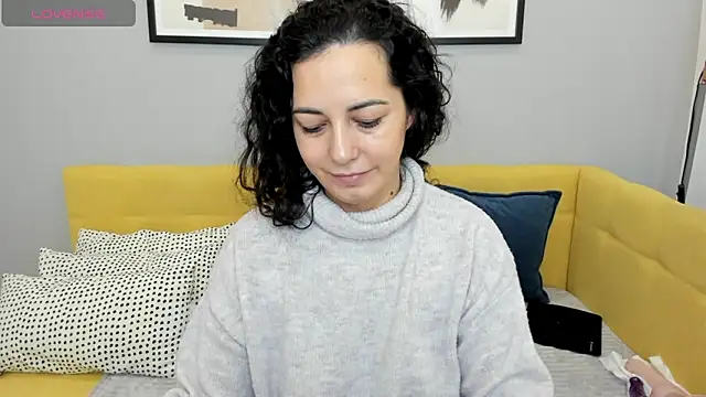 Snapshot of Linda_Insatiable chatting on November 15, 2025, 1:31 am Linda Insatiable online show from November 15, 2025, 1:31 am