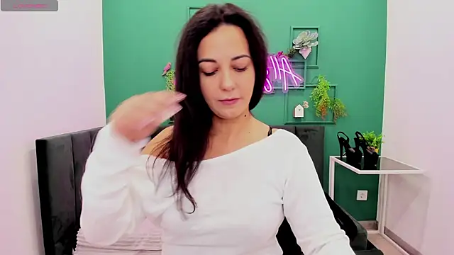 Snapshot of Linda_Insatiable chatting on November 28, 2025, 1:39 am Linda Insatiable online show from November 28, 2025, 1:39 am