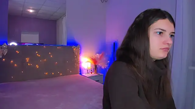 Laura Leee online show from February 26, 2026, 6:35 am