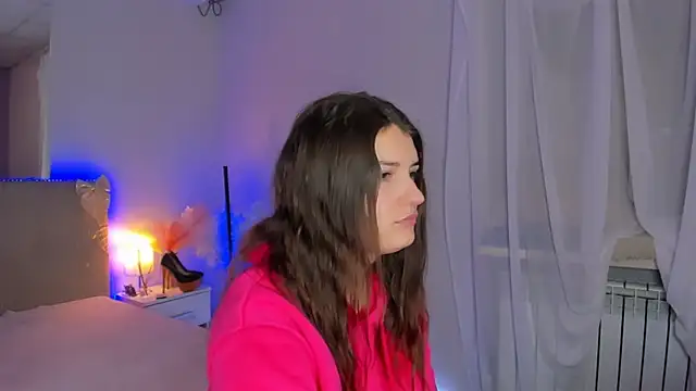 Laura Leee online show from February 12, 2026, 6:13 am