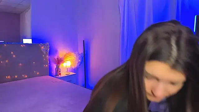 Laura Leee online show from March 25, 2026, 6:02 am