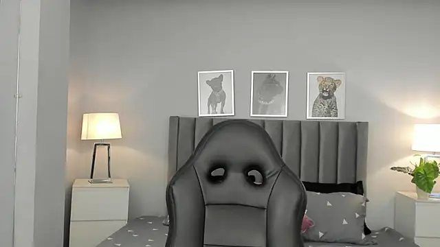 Madie  collins online show from March 13, 2025, 11:30 am