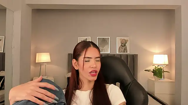 Madie  collins online show from March 12, 2025, 11:10 am