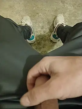 casper0303 online show from April 13, 2026, 11:14 am