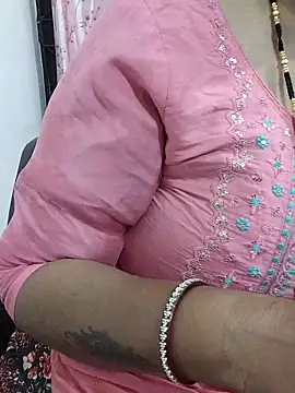 Snapshot of Urmila_bhabhii chatting on April 29, 2026, 3:21 am Urmila bhabhii online show from April 29, 2026, 3:21 am