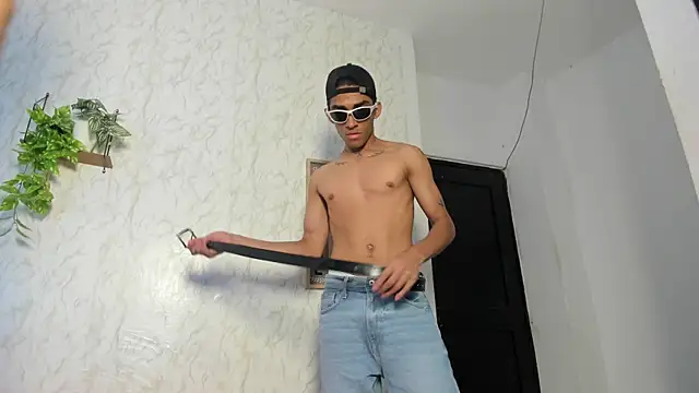 Snapshot of jony_honey chatting on May 31, 2026, 12:00 pm jony honey online show from May 31, 2026, 12:00 pm