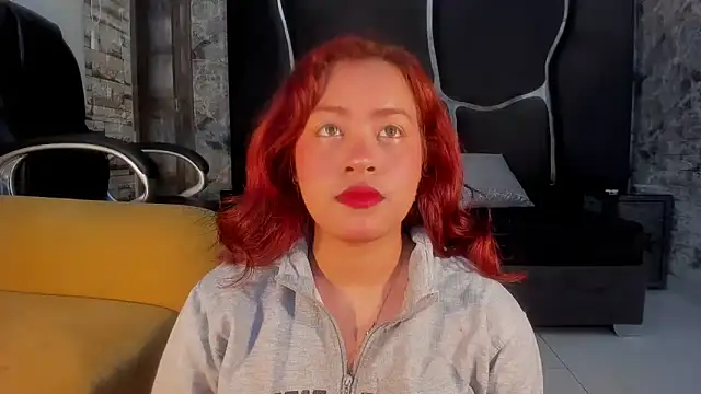 Snapshot of Estrella05_ chatting on September 9, 2025, 5:28 am Estrella05 online show from September 9, 2025, 5:28 am